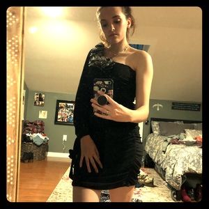 Beautiful black fitted one shoulder dress